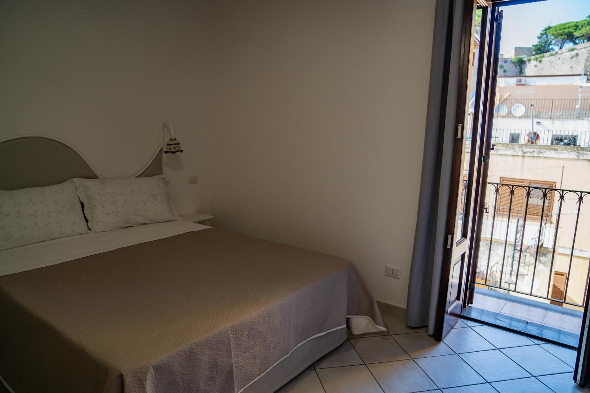 Casa Lussu Hotel Lipari  Eksteriør billede